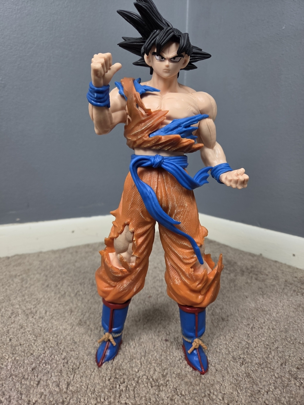 Goku Orange & Blue Battle-Ready Action Figure